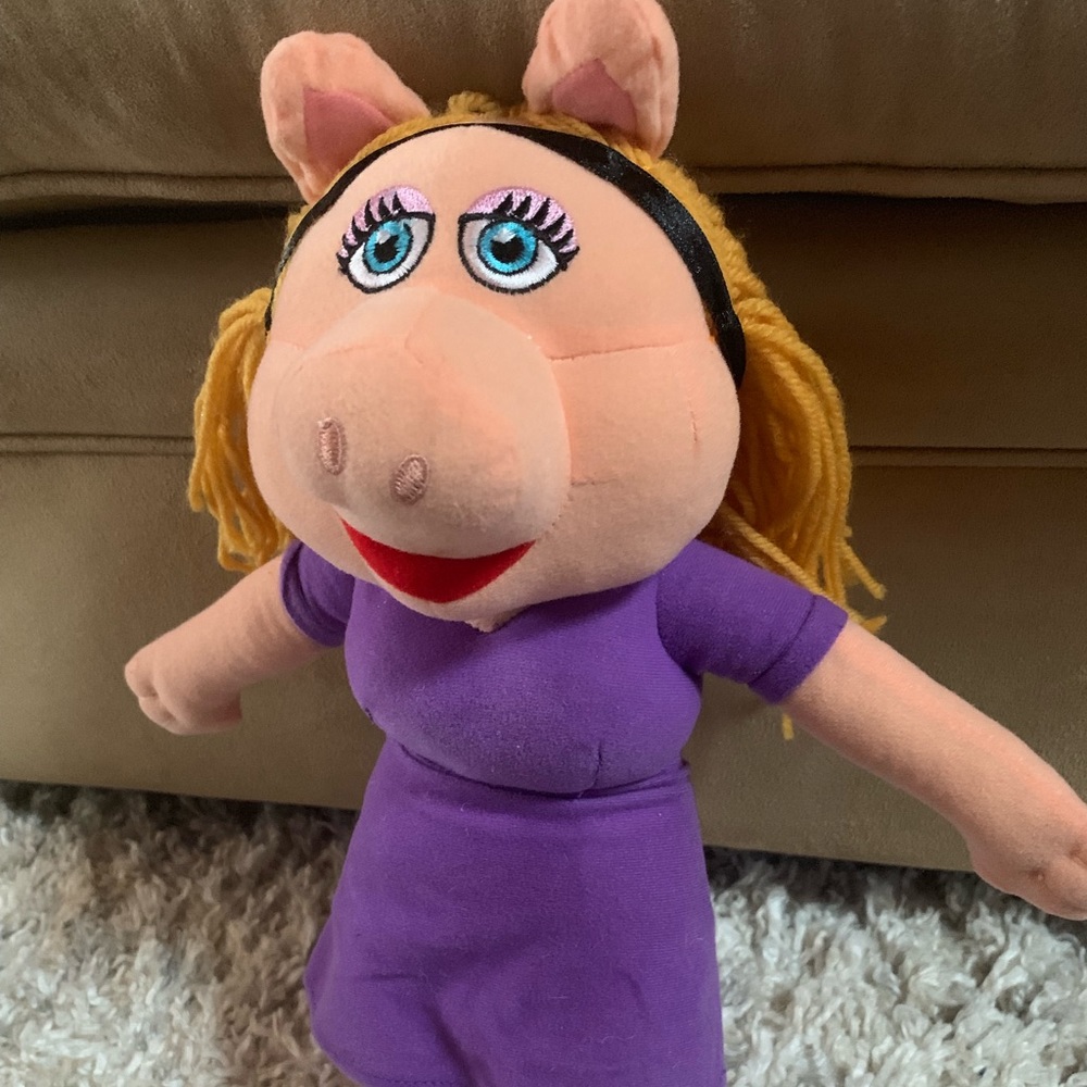 The Muppets 2007 Miss Piggy 9” Plush Purple Dress